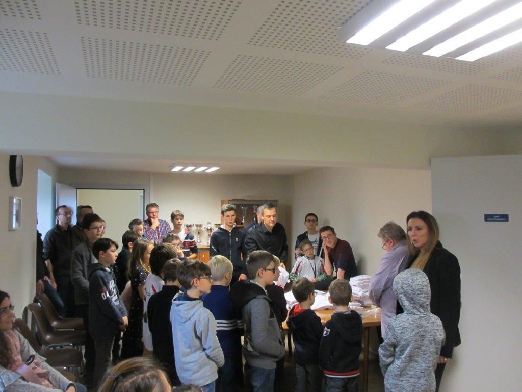 Distribution des maillots et partage de la galette des rois.